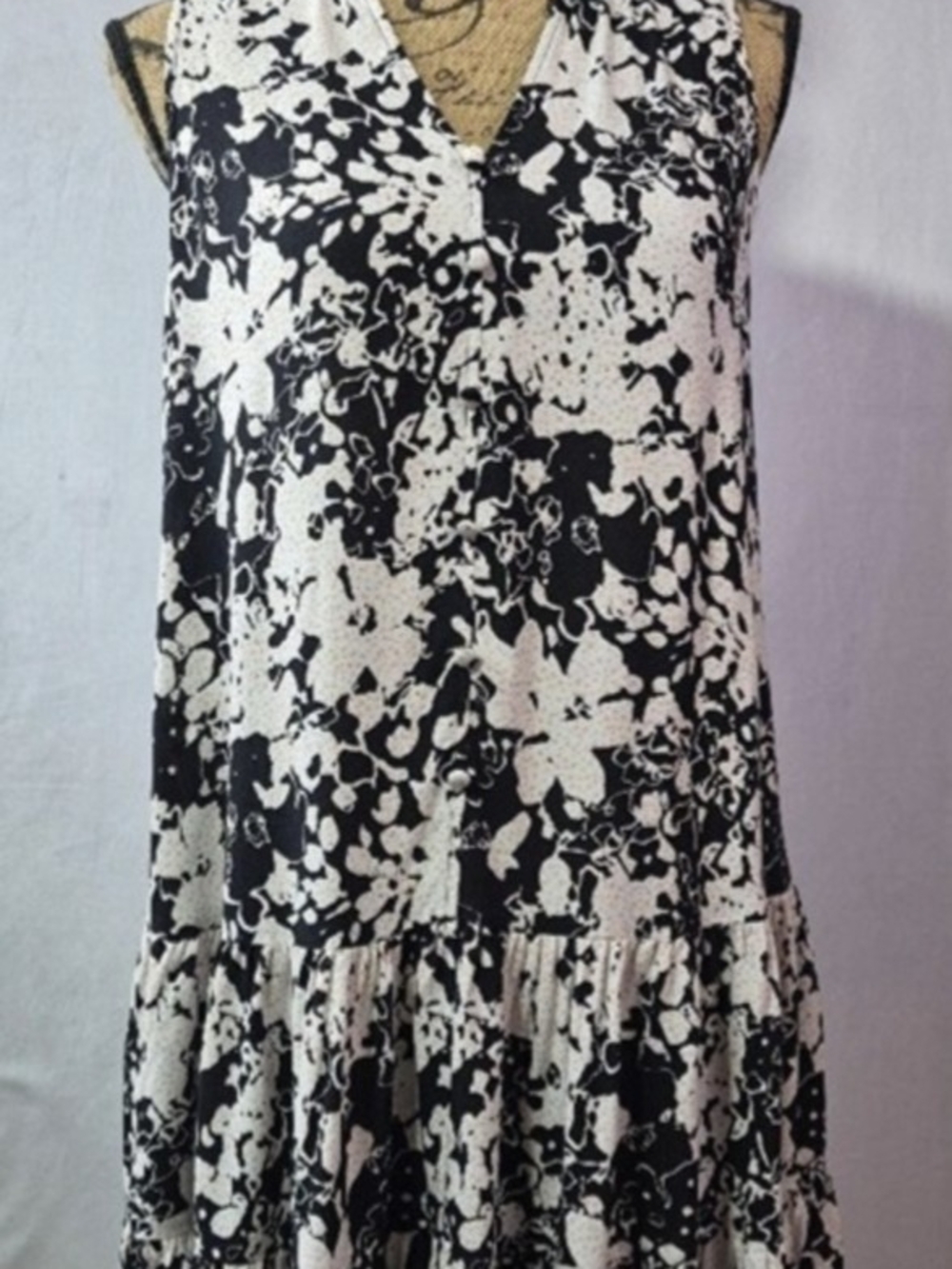 Nine West Black & White Floral Tiered Midi Dress